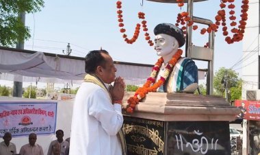 ज्योतिबा फुले जयंती पर कैबिनेट मंत्री कुमावत ने किया माल्यार्पण*