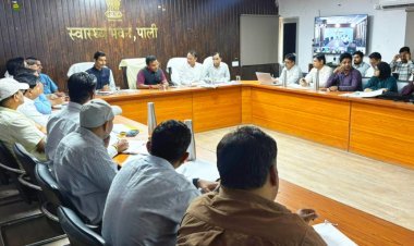 कलेक्टर डॉ गोस्वामी ने ली जिला स्वास्थ्य समिति की बैठक