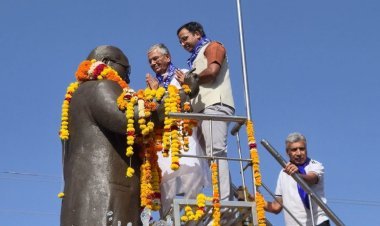 डभरावअम्बकर की 135वीं जयंती पर श्रद्धापूर्वक  मनाई