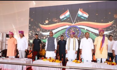 तखतगढ़ में 100 फीट ऊंचे तिरंगे का भव्य उद्घाटन