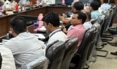 विभागों कार्यो की समीक्षा कर प्रगति लाने के दिये निर्देश       