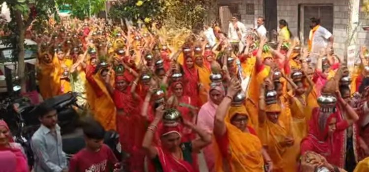 हनुमान जयंती पर निकाली शोभायात्रा       