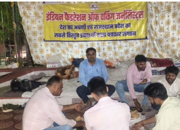 मुकदमा दर्ज करने की दी धमकी*