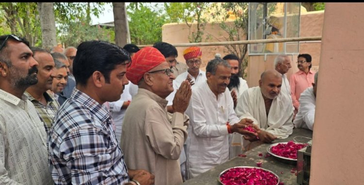 लखावत शहीदों को दी श्रद्धांजलि व पैनोरमा का किया निरीक्षण