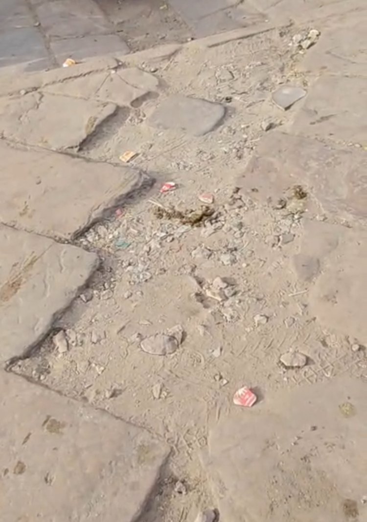 शहर की सड़क व सफाई व्यवस्था की हालत खस्ता         