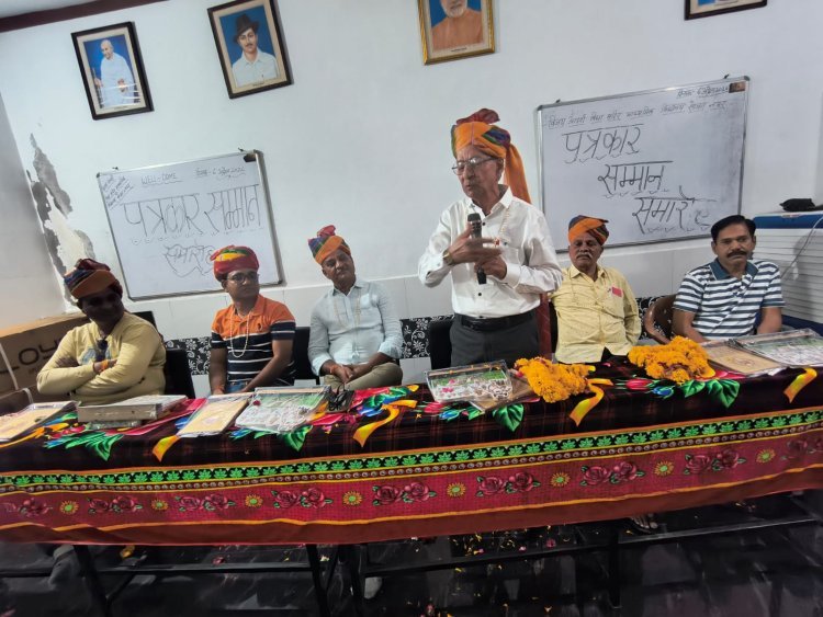 लोकतंत्र के चौथे स्तंभ को निष्पक्ष रहते हुए समाज एवं राष्ट्र की सेवा करनी चाहिए : अरूण जोशी 