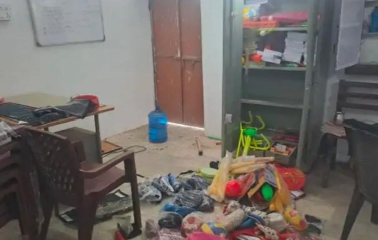 स्कूल ब में हुई तीसरी बार चोरी     