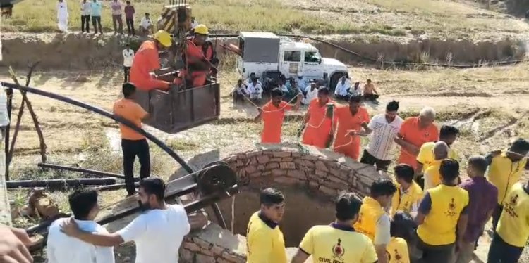 नंदवान गांव में अधेड़ व्यक्ति कुएं में गिरा