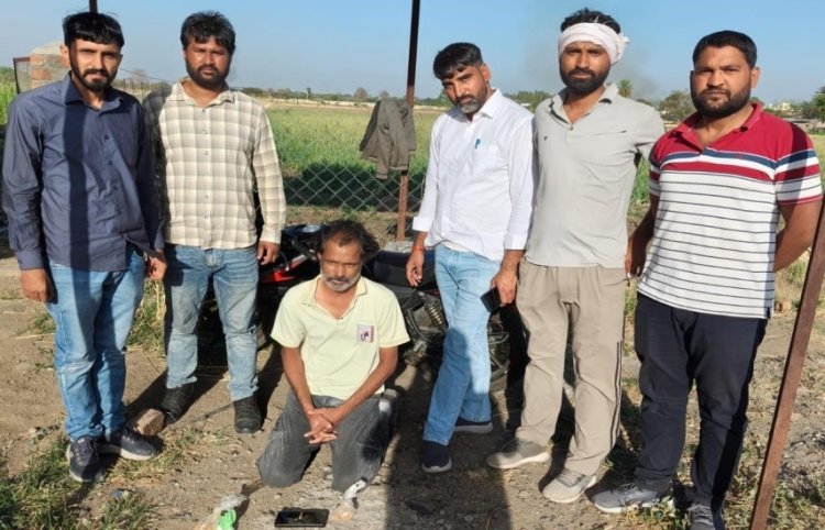 7 आरोपी दस्तयाब एक कार व माटरसाइ‌कल जब्त ।