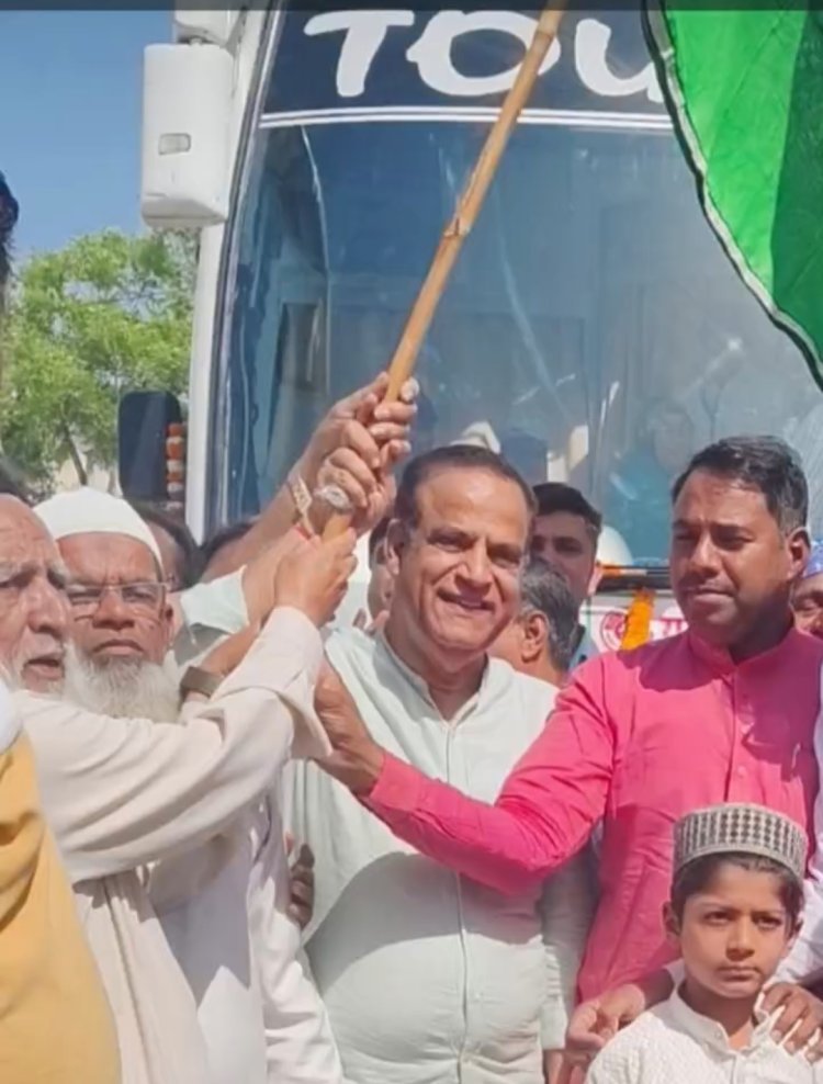 हज के मुकद्द सफ़र पर पहली फ्लाइट रवाना फ्लाइट में 428 लोग जिसमें 218 महिलाएं और 210 पुरुष शामिल