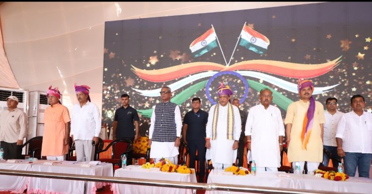 तखतगढ़ में 100 फीट ऊंचे तिरंगे का भव्य उद्घाटन