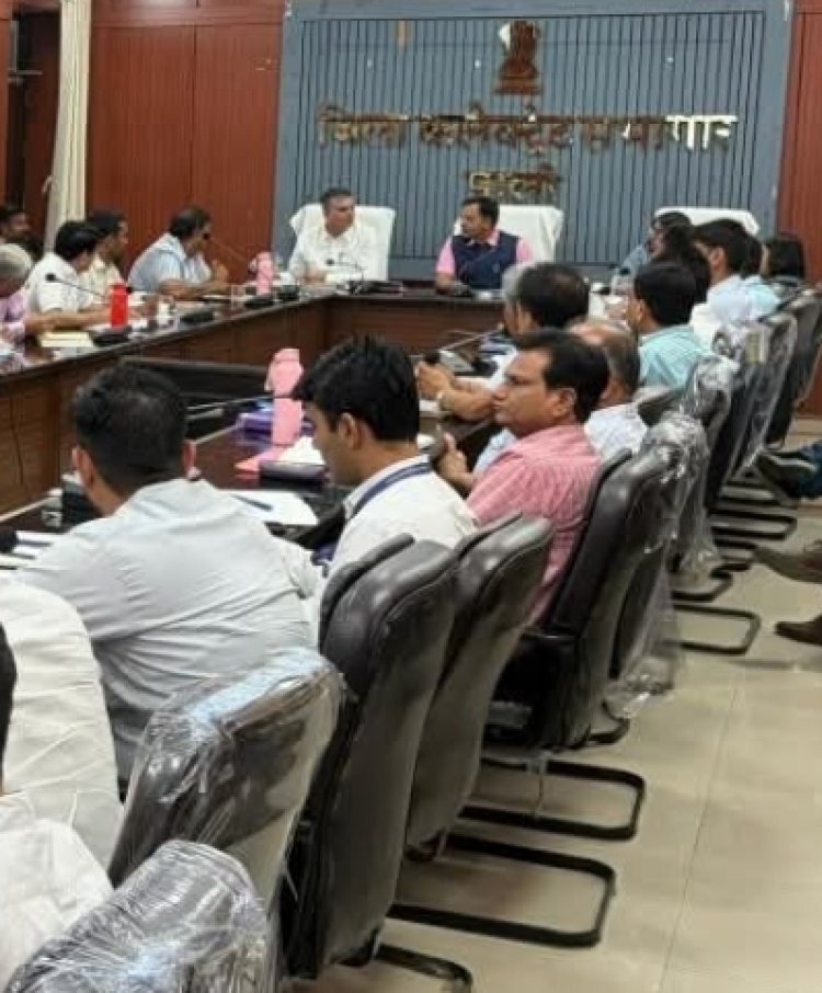 विभागों कार्यो की समीक्षा कर प्रगति लाने के दिये निर्देश       