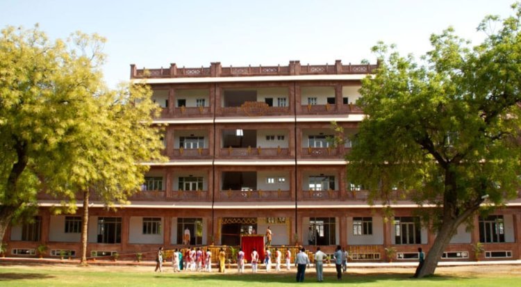 राजमाता कृष्णा कुमारी गर्ल्स पब्लिक स्कूल में 2 मई को भव्य " सेंनेटरी कैरियर फेयर " का होगा आयोजन* 