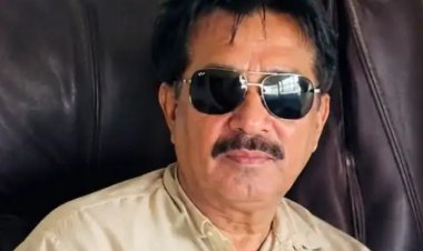 टेम्पो ट्रैवलर खड़े ट्रोले में जा घुसी एक की मौत 12 घायल