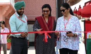 *राजमाता कृष्णा कुमारी गर्ल्स पब्लिक स्कूल में " सेंनेटरी कैरियर फेयर " का हुआ आयोजन* 