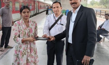 महिला यात्री को वापस मिला ₹1.5 लाख का एप्पल टैबलेट*