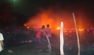 कोयले की टाल में लगी भीषण आग 