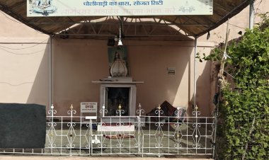 रामेश्वर महादेव मंदिर में अज्ञात चोरों ने की चोरी 