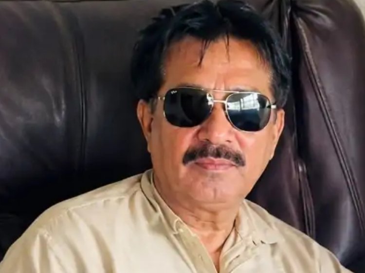 टेम्पो ट्रैवलर खड़े ट्रोले में जा घुसी एक की मौत 12 घायल