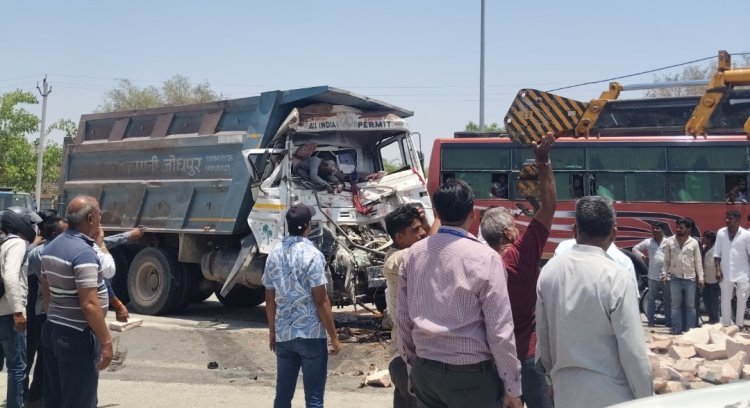 ट्रक ओर डंपर में हुई टक्कर एक की मौत