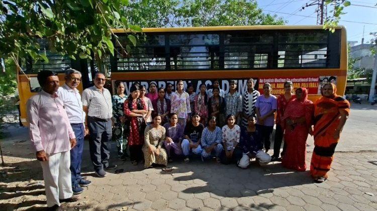 दुर्गावाहिनी की बहनें शौर्य प्रशिक्षण वर्ग हेतु डीडवाना के लिए हुई रवाना ।*
