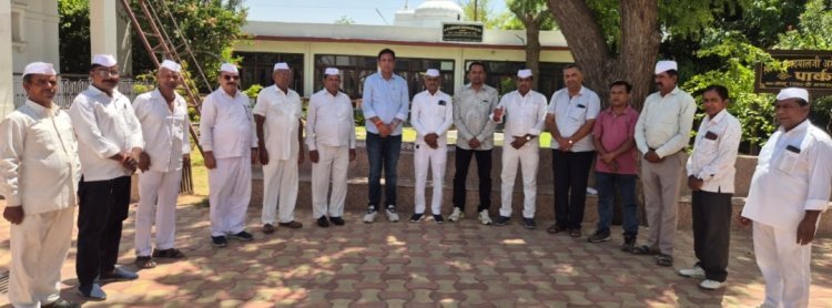 कुष्ठ रोगियों को कराया  मीठा भोजन