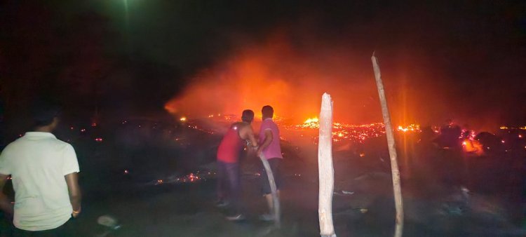 कोयले की टाल में लगी भीषण आग 