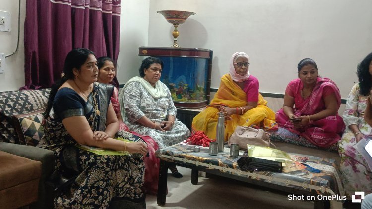 किशोरी व्यक्तित्व विकास  आवासीय शिविर  के संबंध में बैठक आयोजित