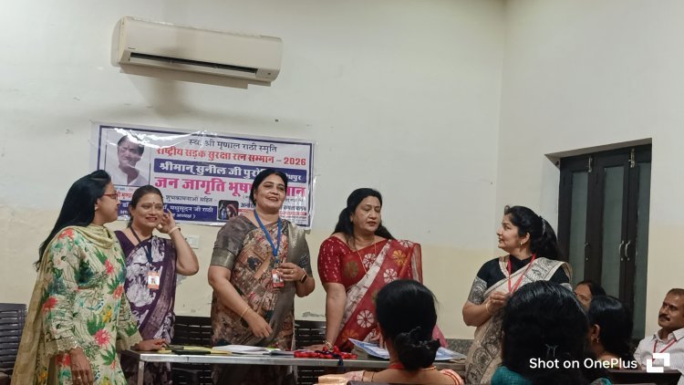 सड़क सुरक्षा के लिए पुरोहित का किया सम्मान