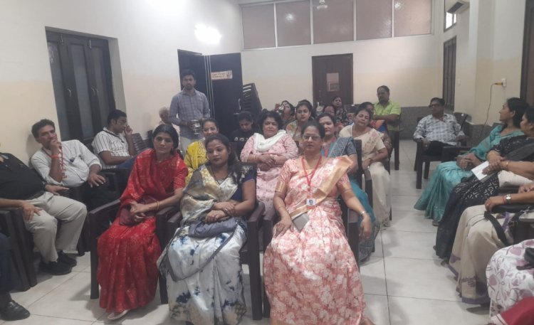 सड़क सुरक्षा के लिए पुरोहित का किया सम्मान