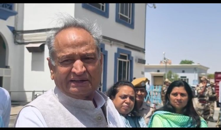 पेट्रोल-डीजल और सीएनजी की बढ़ती कीमतों पर गहलोत का केंद्र सरकार पर हमला
