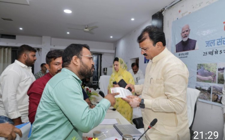 आईएफडब्लूजे  ने उपमुख्यमंत्री प्रेमचंद बैरवा को सौंपा ज्ञापन