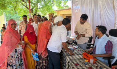 जिला कलेक्टर ने खिंवाडा व घाणेराव में की विशेष जनसुनवाई, कई प्रकरणों का किया निस्तारण, आमजन को मिली राहत