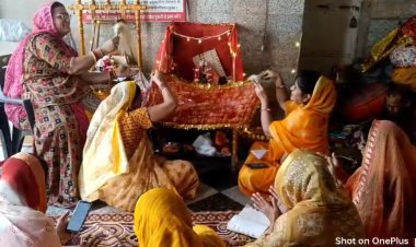 आशिकमास मे  हुए सामूहिक पूजा अर्चना  व हवन