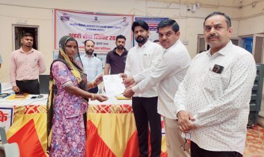 शहरी सेवा शिविर का एसडीएम रवि प्रकाश ने किया निरीक्षण 