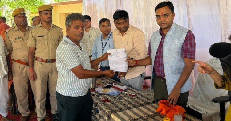 जिला कलेक्टर ने खिंवाडा व घाणेराव में की विशेष जनसुनवाई, कई प्रकरणों का किया निस्तारण, आमजन को मिली राहत