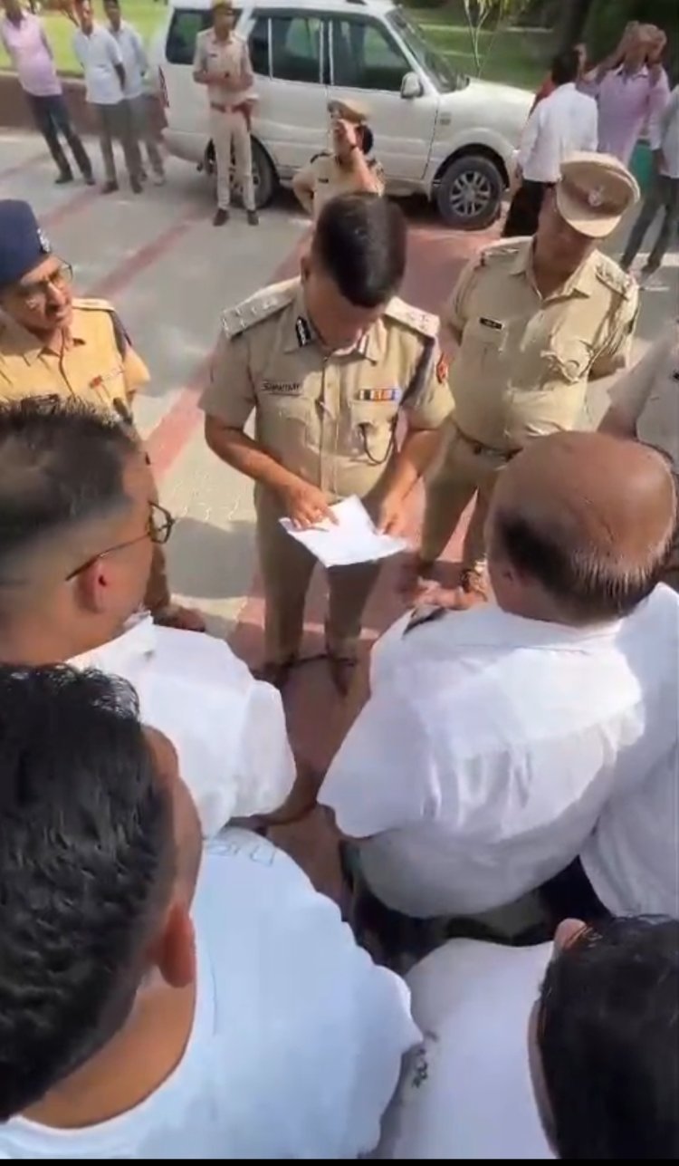 शराब ठेकेदारों ने पुलिस आयुक्त से की मुलाकात, थाना अधिकारी पर लगाए गंभीर आरोप*