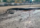 धवा बस स्टैंड की सर्विस रोड 2 साल से बदहाल*  