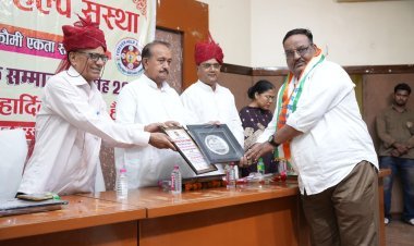 अधिस्वीकृत पत्रकार गुलाम मोहम्मद को वरिष्ठ पत्रकार ‘विशिष्ट सेवा सम्मान
