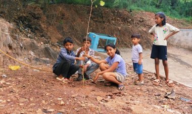नन्हे मुन्ने बच्चों ने दिया पर्यावरण का संदेश  लगाया एक पौधा मां के नाम