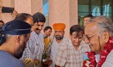 महाराजा गज सिंह का इंग्लैंड की यात्रा से लौटने पर एयरपोर्ट पर हुआ अपणायत भरा स्वागत*