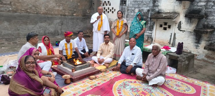 वेद मानव जीवन को परोपकार का मार्ग दिखाते हैं - आचार्य सुरेंद्र आर्य 