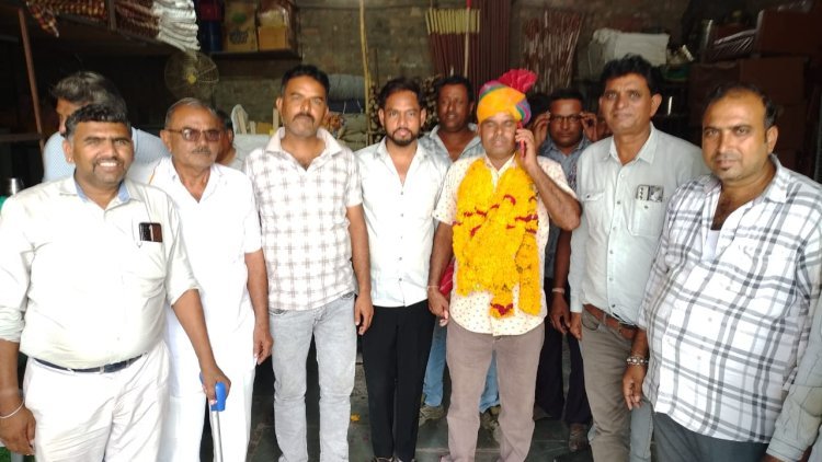 सर्वसम्मति से प्रकाश गेहलोत (माली) बने सोजत तहसील टेन्ट किराया व्यवसायी समिति के नये अध्यक्ष।