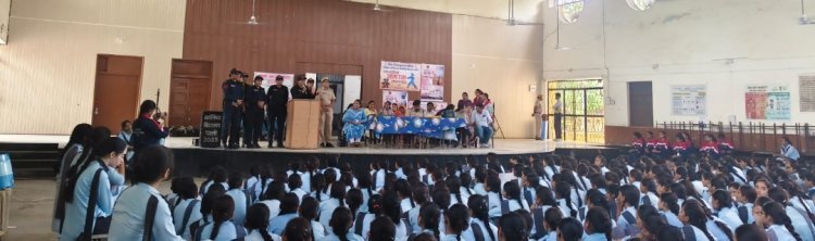 आत्मरक्षा एवं साइबर जागरूकता प्रशिक्षण