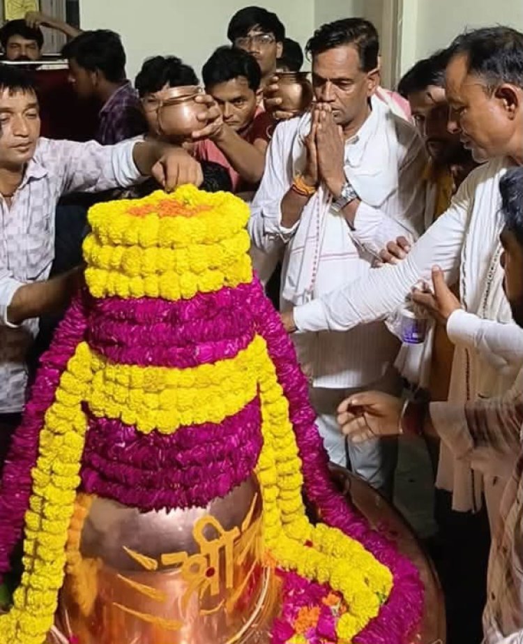 श्रावण मास के प्रथम दिन विधायक डी.सी. बैरवा ने नीलकंठ महादेव मंदिर में किए दर्शन