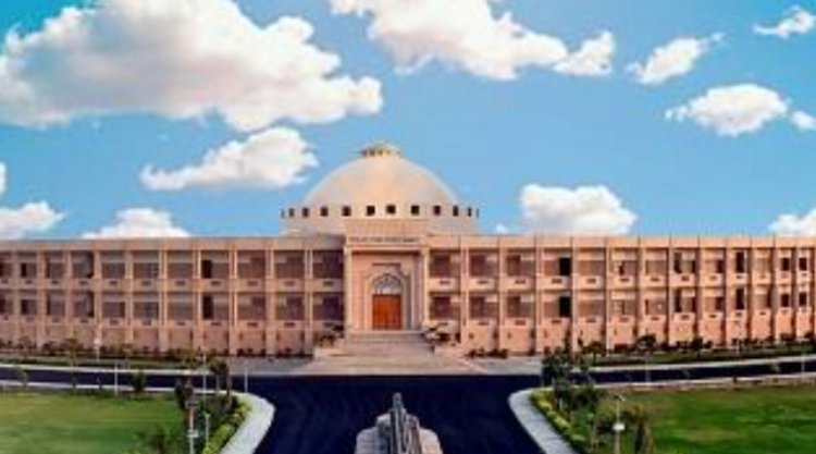 आदर्श क्रेडिट कोऑपरेटिव सोसाइटी घोटाले के लिए पूर्व CJI संजीव खन्ना की अध्यक्षता में समिति गठित*