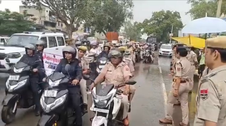 दौसा पुलिस ने चलाया महिला सुरक्षा संकल्प अभियान बारिश में भी निकाली जागरूकता रैली