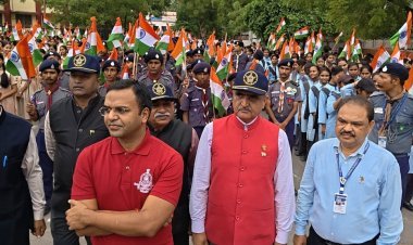 तिरंगा रैली निकाली दिलाई देश भक्ति की शपथ                   