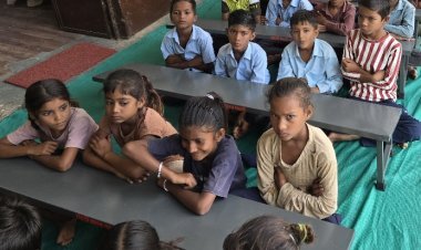 रोटरी क्लब ने  इंद्रा नगर विद्यालय को भेंट की 25 स्टडी डेस्क-बेंच