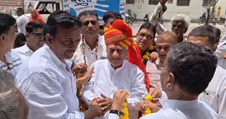 विधायक भाटी का शिकागो से लौटने पर हुआ भव्य स्वागत  